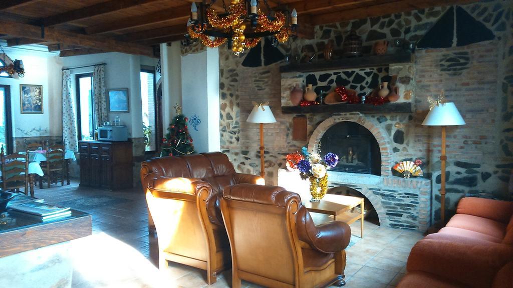 Hostal Rural Molino Del Bombo アラセナ エクステリア 写真