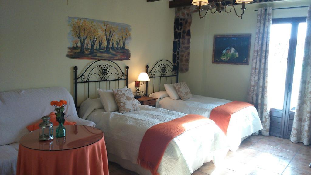 Hostal Rural Molino Del Bombo アラセナ 部屋 写真