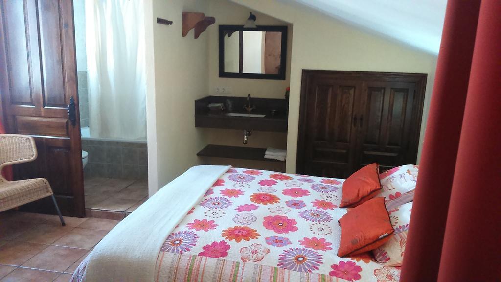 Hostal Rural Molino Del Bombo アラセナ 部屋 写真
